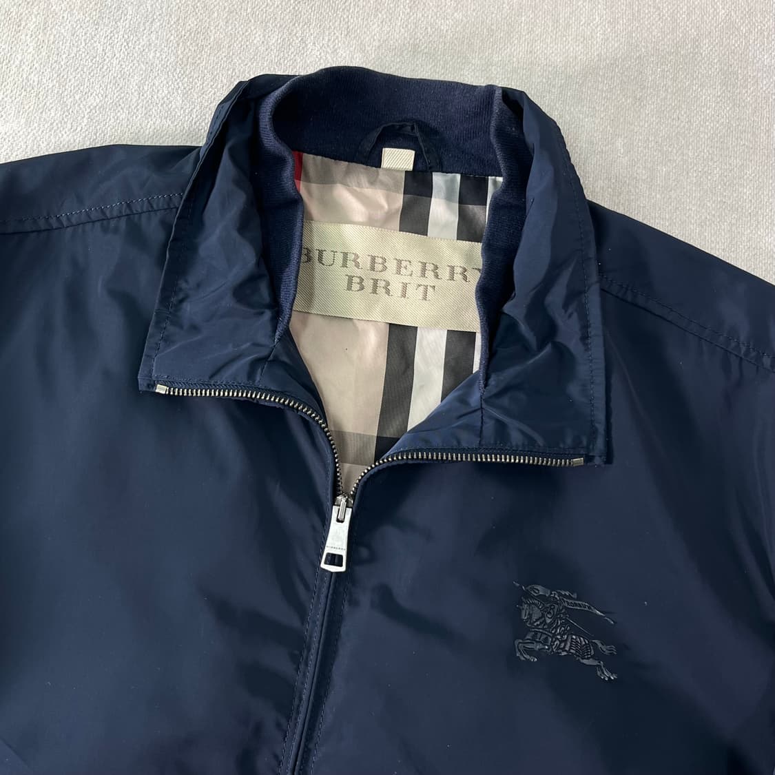 100 버버리 브릿 기마로고 나일론 블루종 자켓 상품이미지2