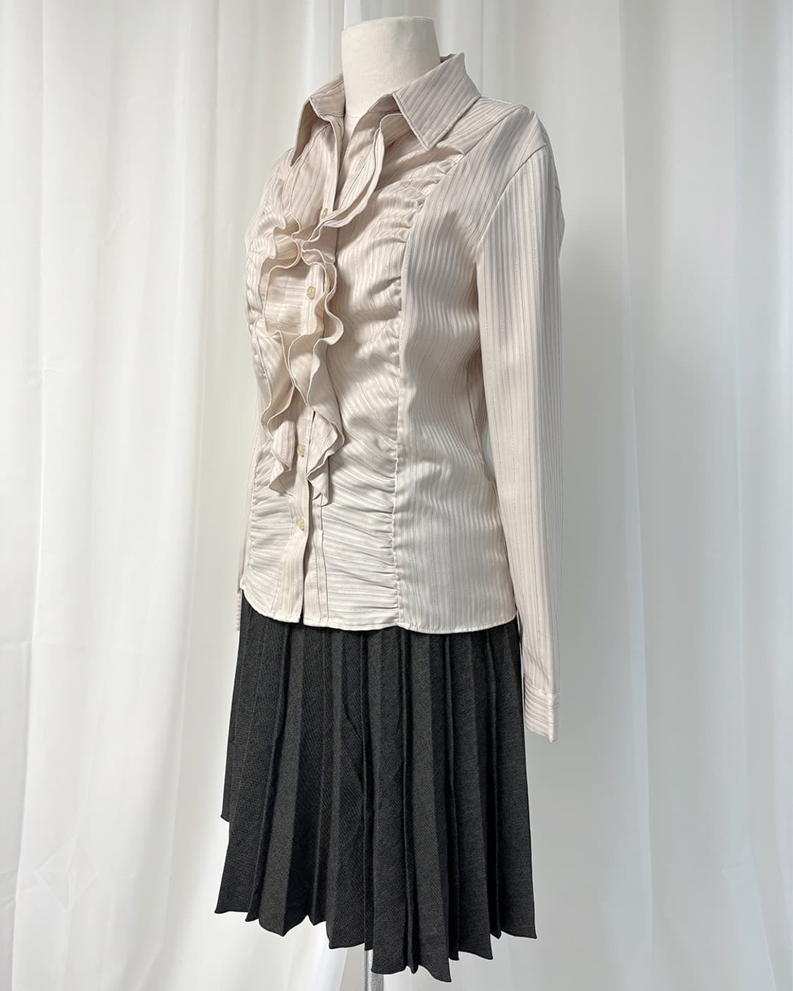 바닐라 베이지 프릴 긱시크 슬림 셔츠 상품이미지2