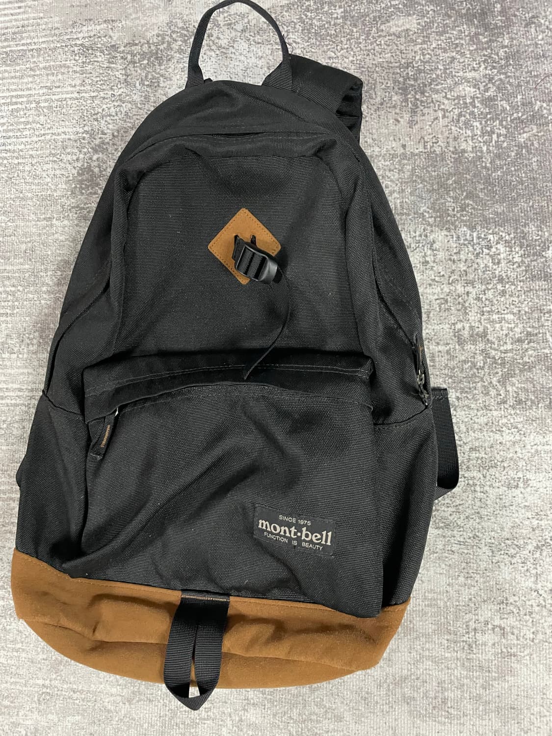 mont- bell 스웨이드 배색 백팩 상품이미지10