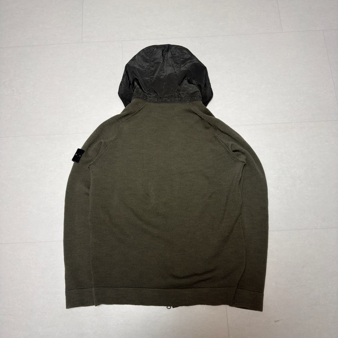 [ XL ] 스톤아일랜드 나일론 후드 니트집업 자켓 카키 상품이미지4