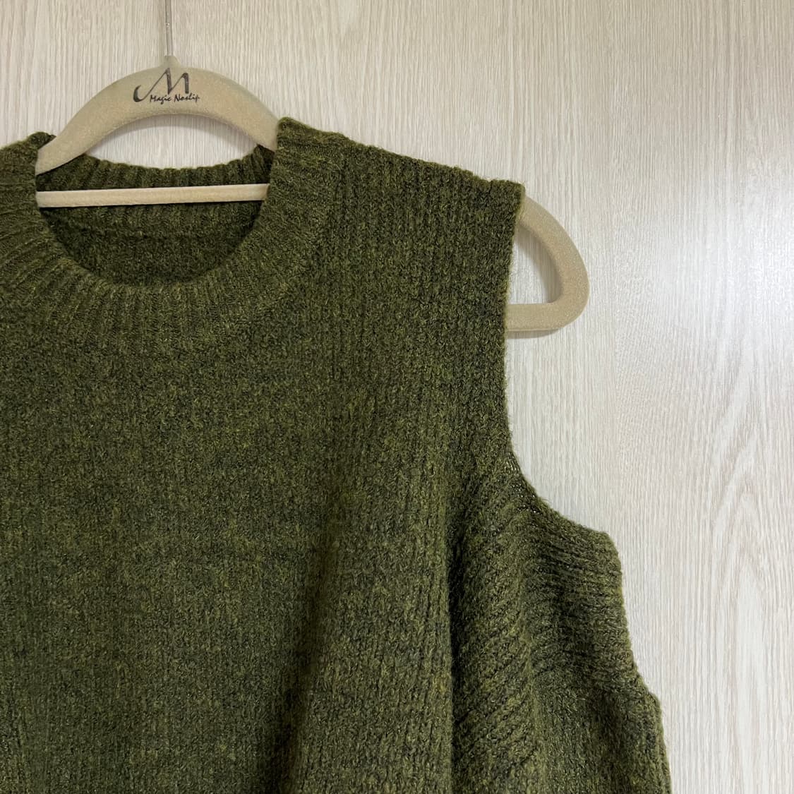 어깨트임 니트 상품이미지3