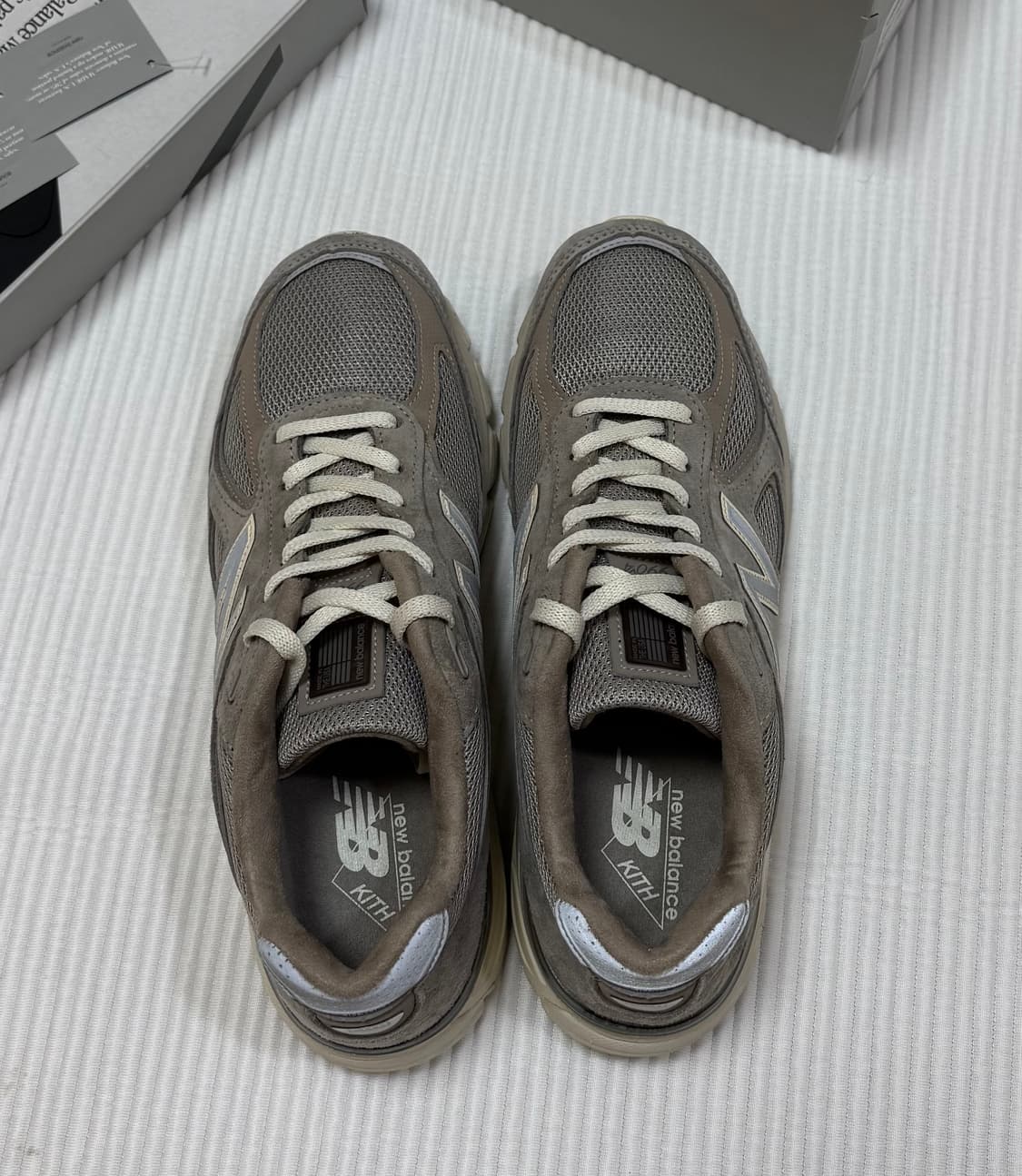 Kith 뉴발란스 990v4 상품이미지2