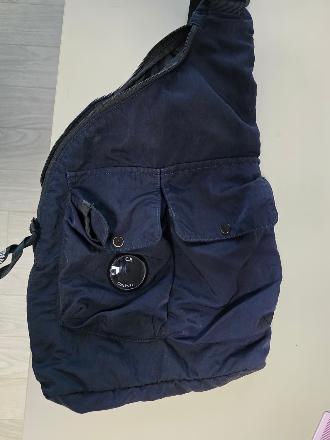 cp company 나일론 슬링백 상품이미지1