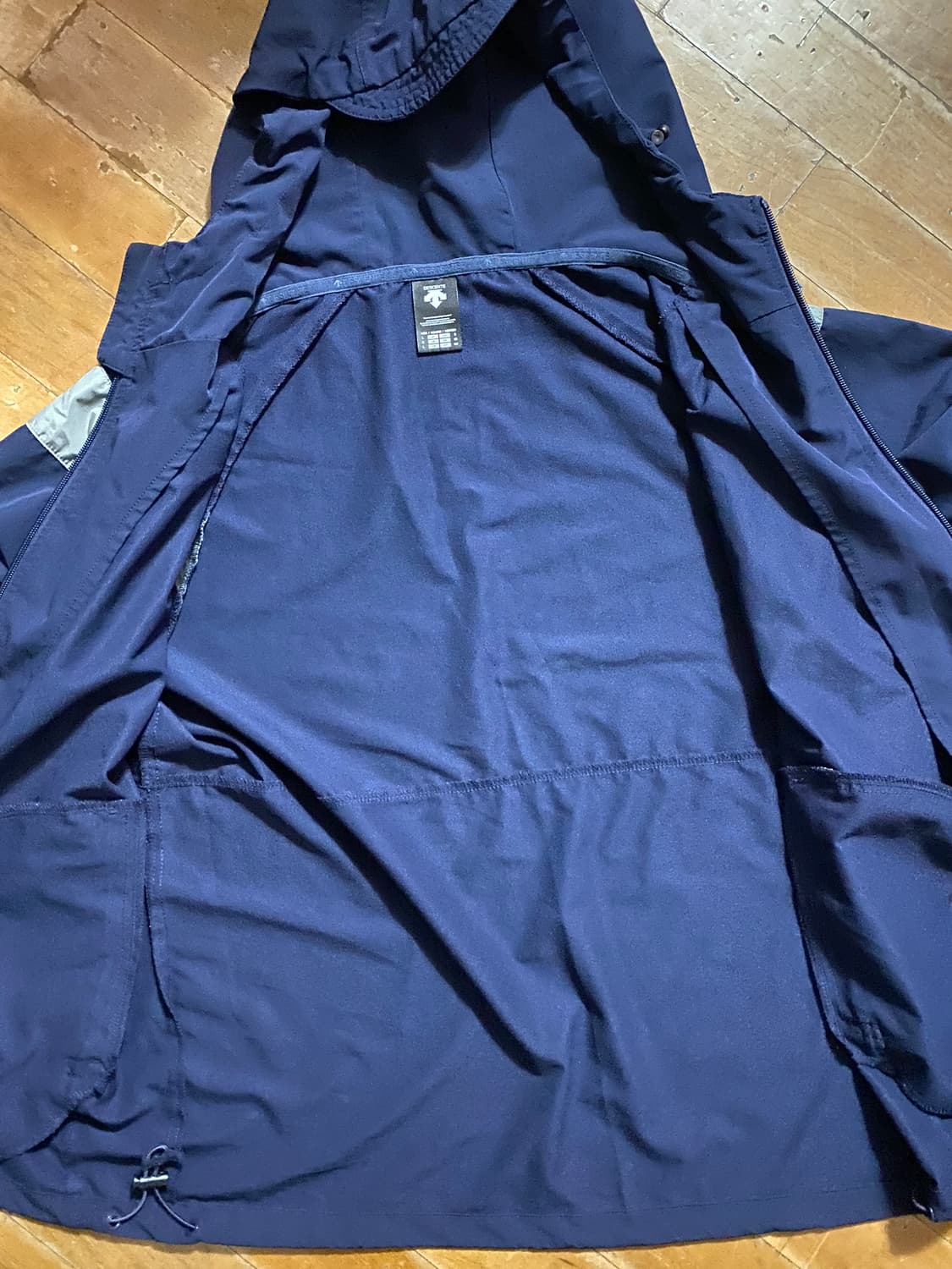 데상트 남성 바람막이 후드 점퍼 L 상품이미지4