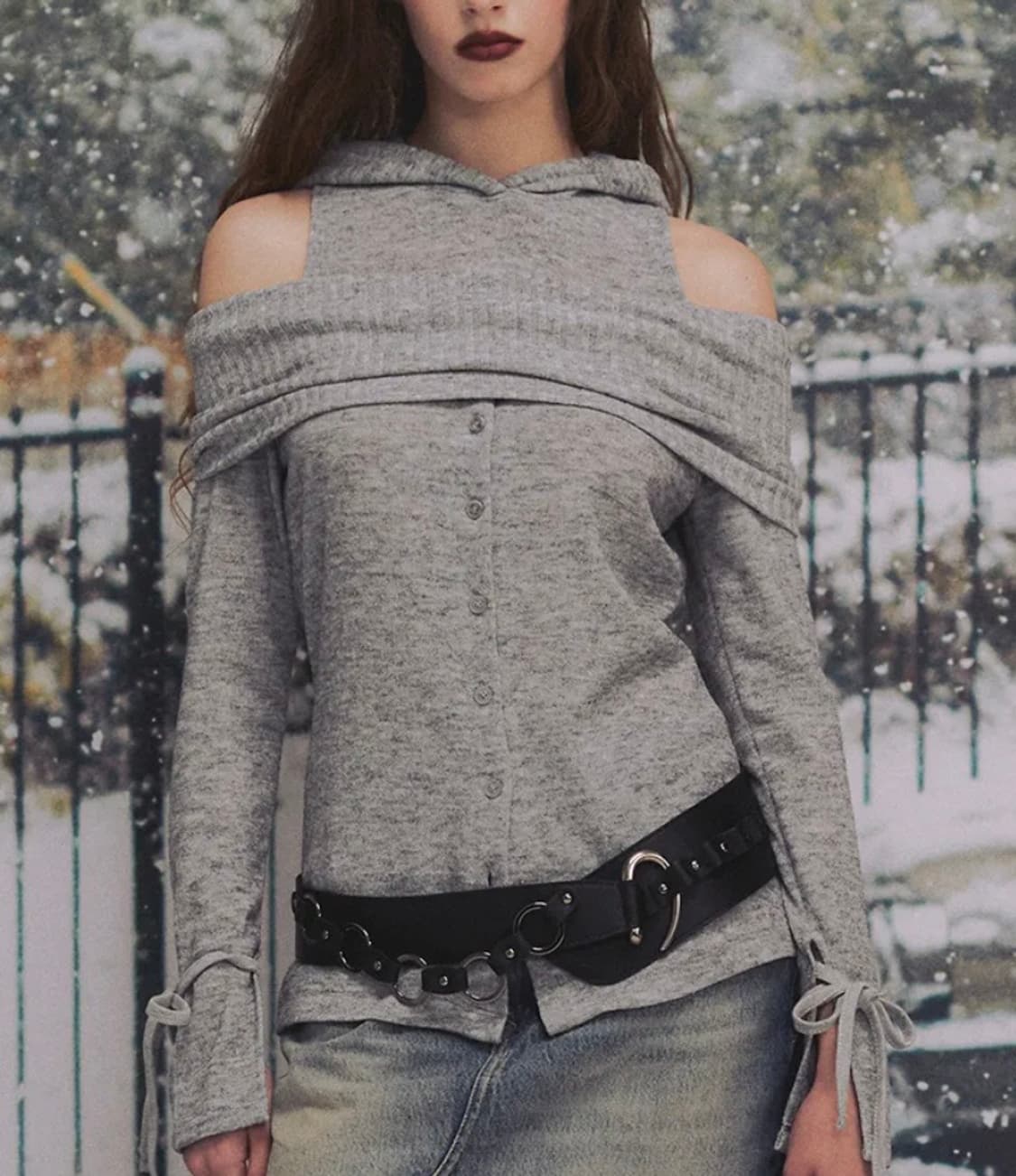 낫노잉NOTKNOWING Off Shoulder Button Hoodie 상품이미지1