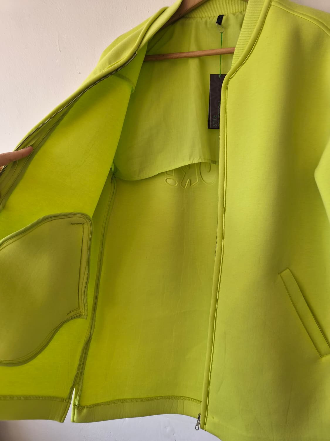 새상품)베네통 여성 형광네오플렌점퍼 ONE SIZE 상품이미지6