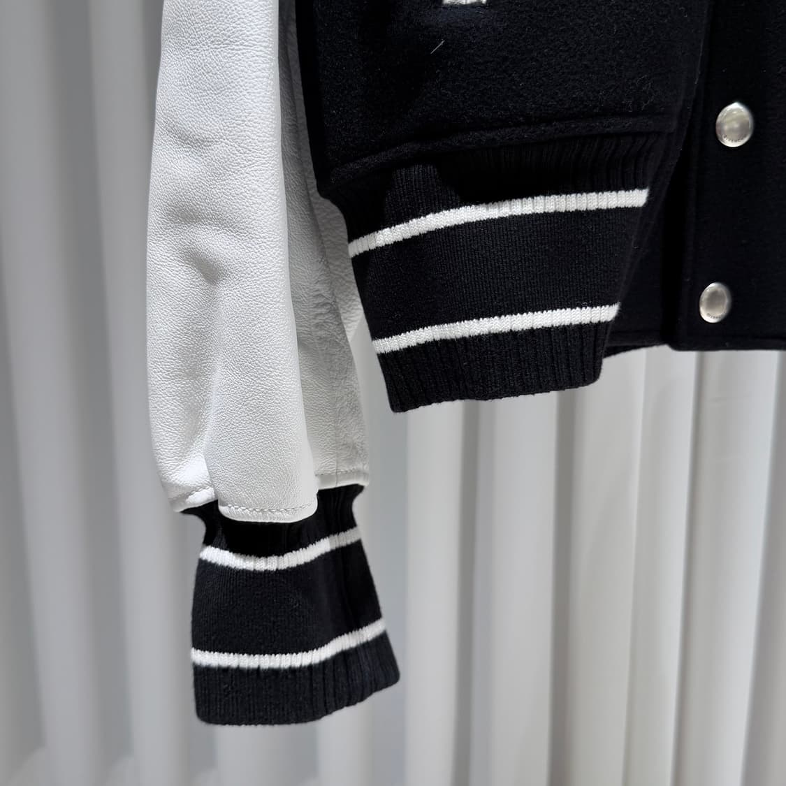 (A+/48) / 지방시 컬리지 바시티 자켓 블랙 화이트 상품이미지5