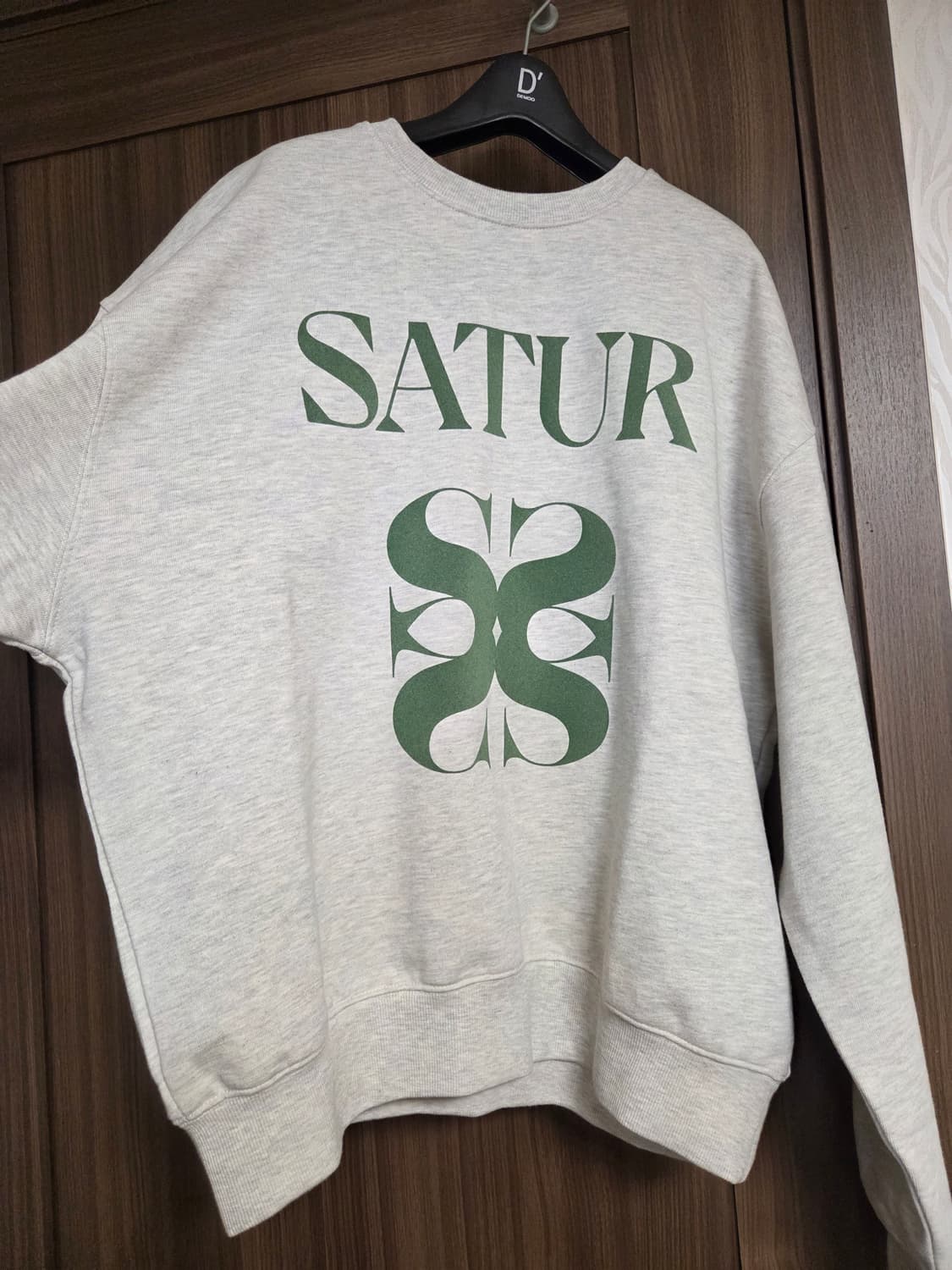 새상품)새터 satur  멜란지그레이 오버핏 빅로고 맨투맨 M 상품이미지3