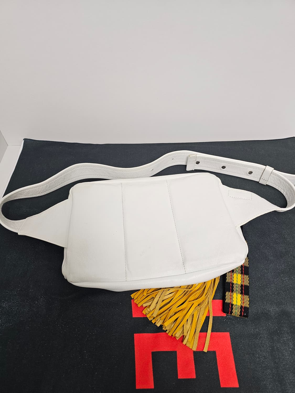 새상품 소잉바운더리×리복 콜라보 레더 바디백 상품이미지2