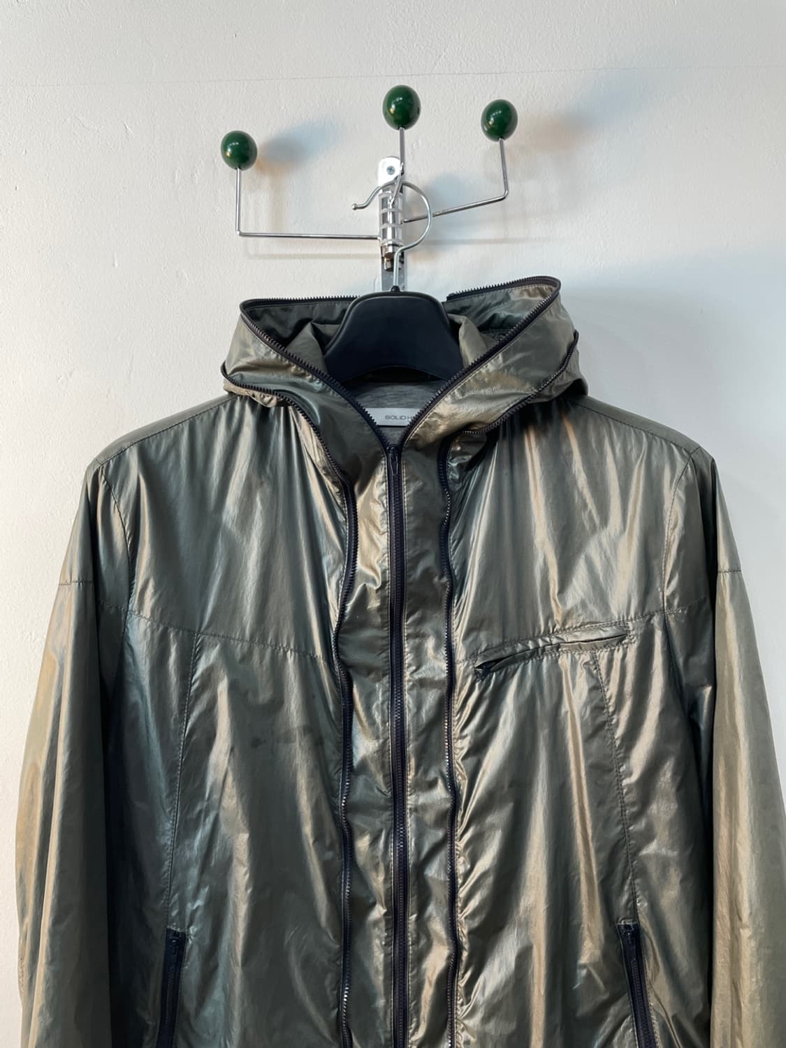 솔리드 옴므 글로시 풀 집업 바람막이  상품이미지4