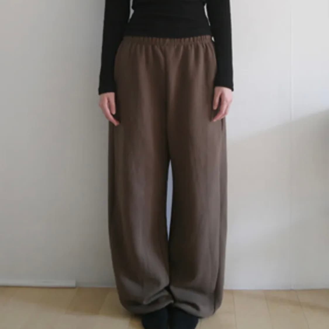 에프터먼데이 yoke sweat jogger pants 상품이미지1