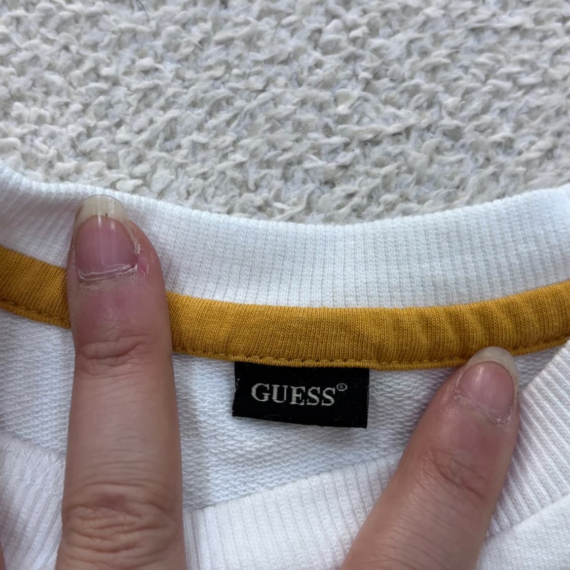 70-145 게스 화이트 맨투맨 티셔츠 0402E 상품이미지3