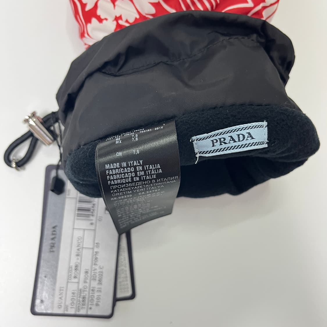 새상품 프라다 패딩 장갑 트라이앵글 로고 플라워 레드 상품이미지9