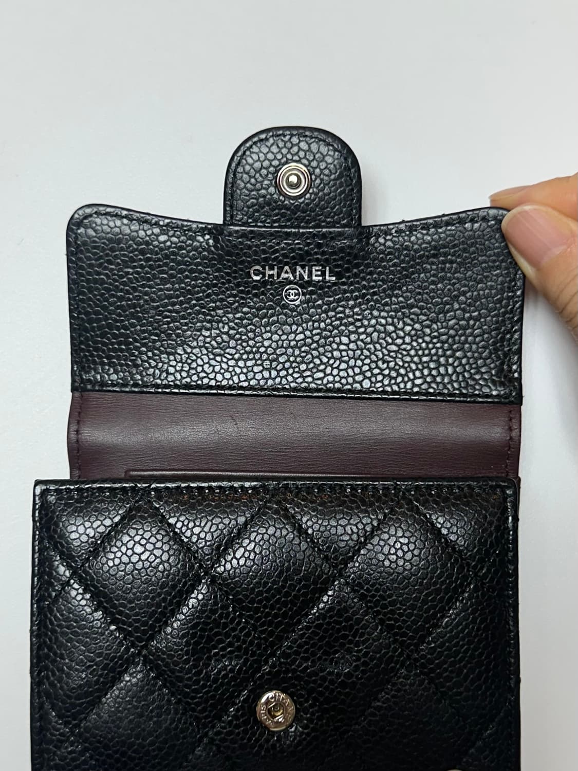 샤넬 클래식 캐비어 반지갑 블랙 은장 풀구성 상품이미지4
