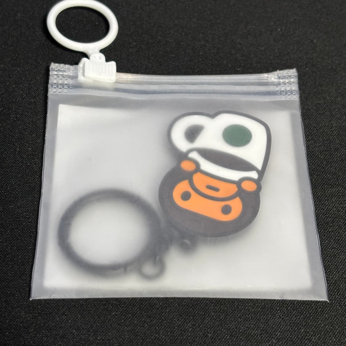 스타벅스와 베이프 콜라보 키링 B타입 상품이미지2