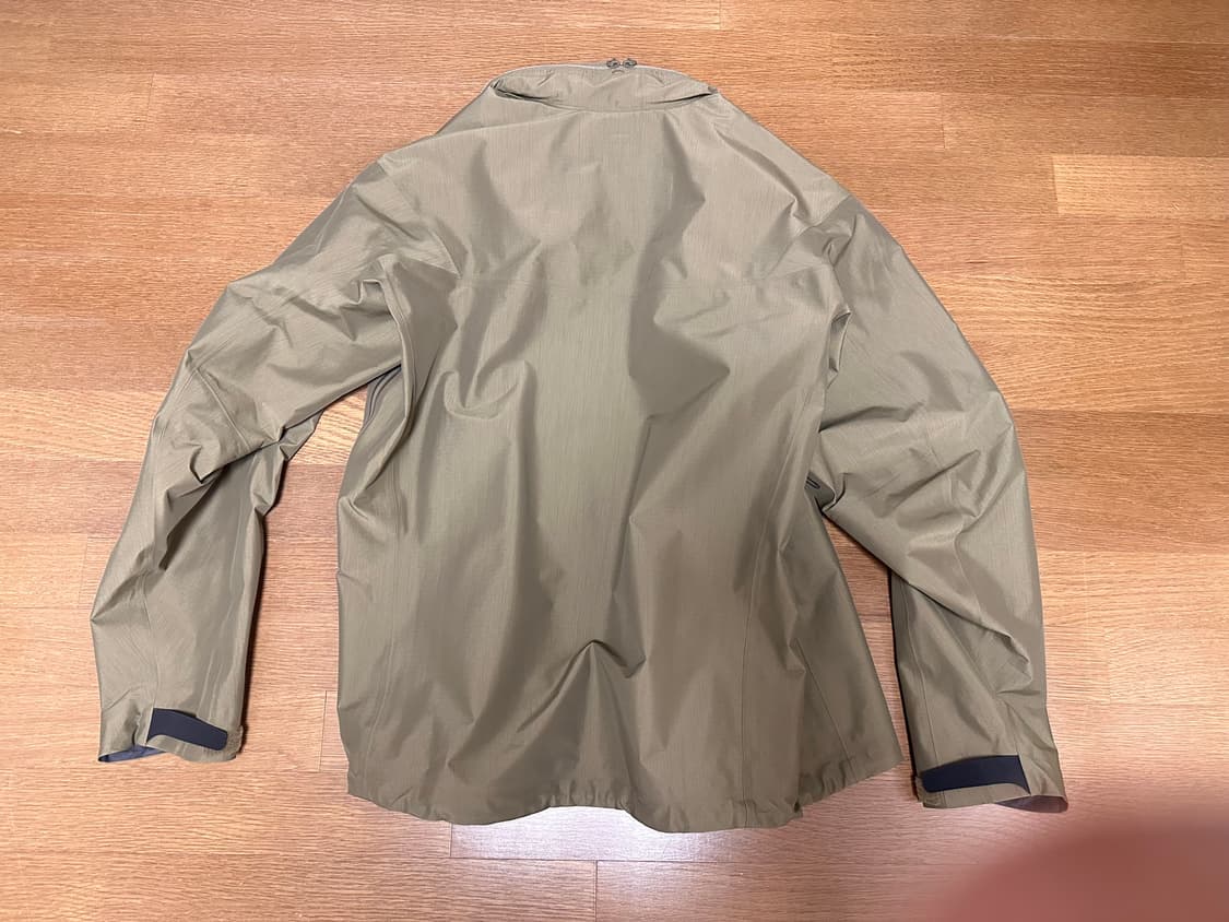 아크테릭스 리프 알파 젠2 크로커다일 M팝니다. 상품이미지2