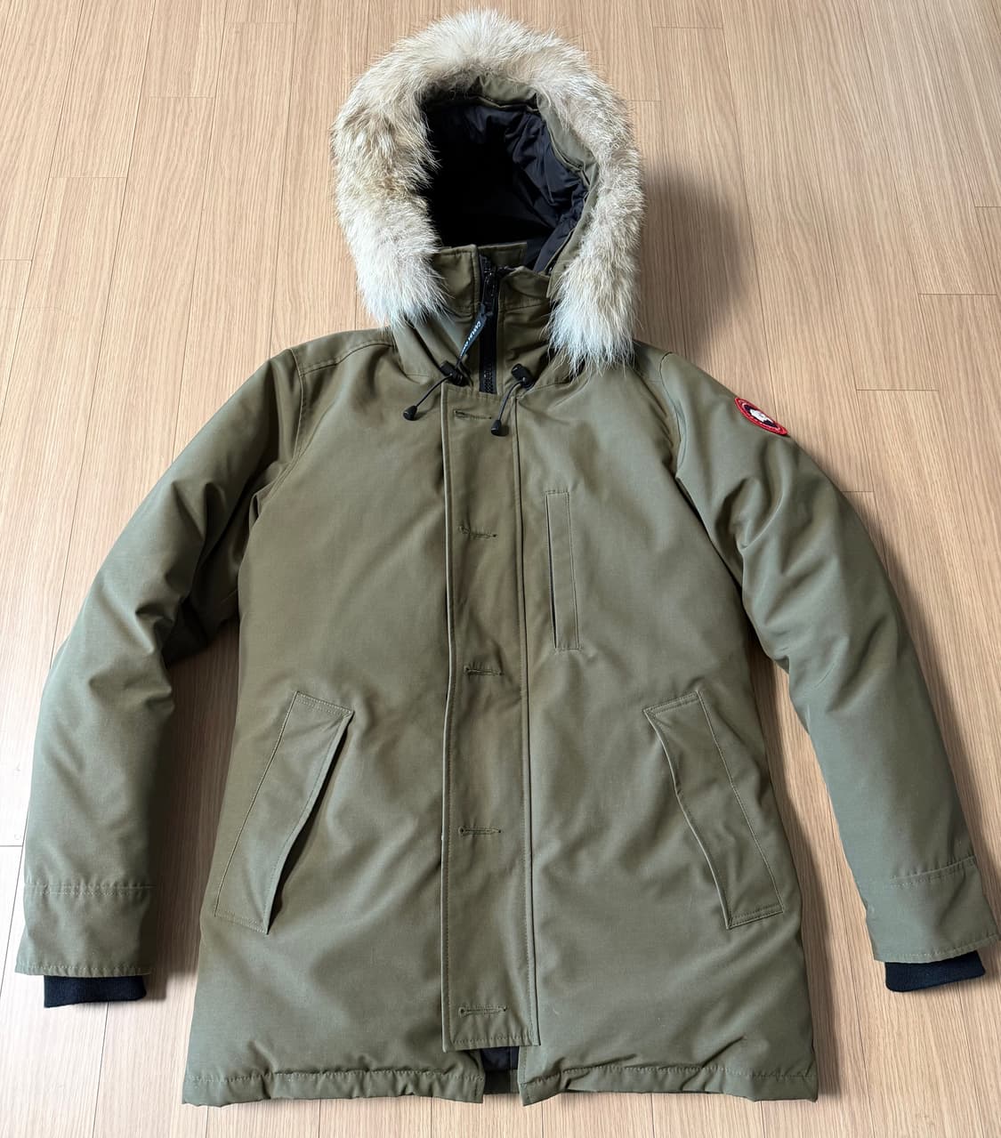 캐나다구스 샤토 밀리터리 그린 퓨전M 판매합니다. 상품이미지2