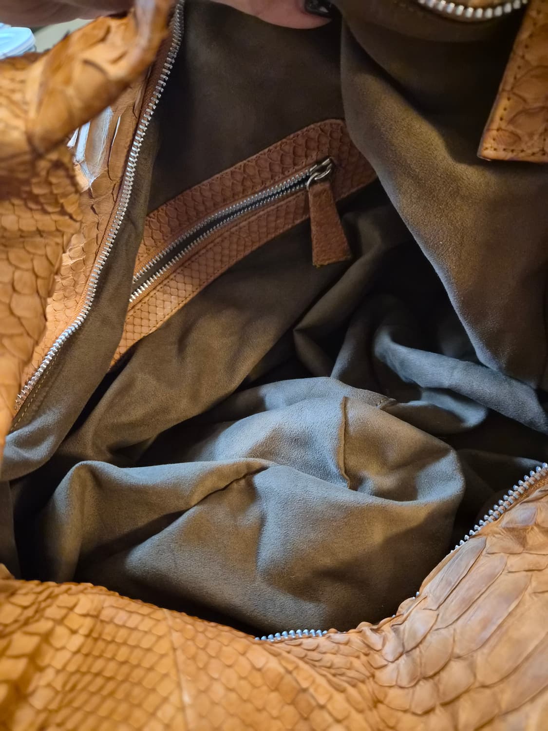 리얼 뱀피 호보빅백 상품이미지3