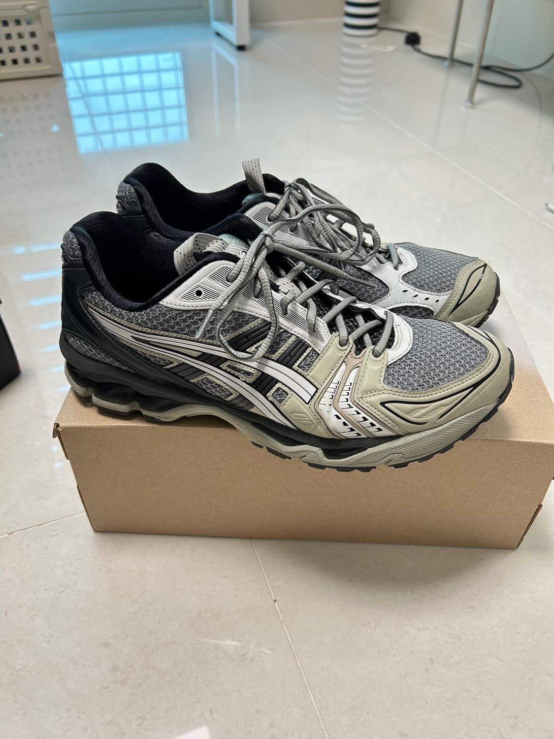 아식스 젤카야노14 피드몬트그레이 282.5 상품이미지2