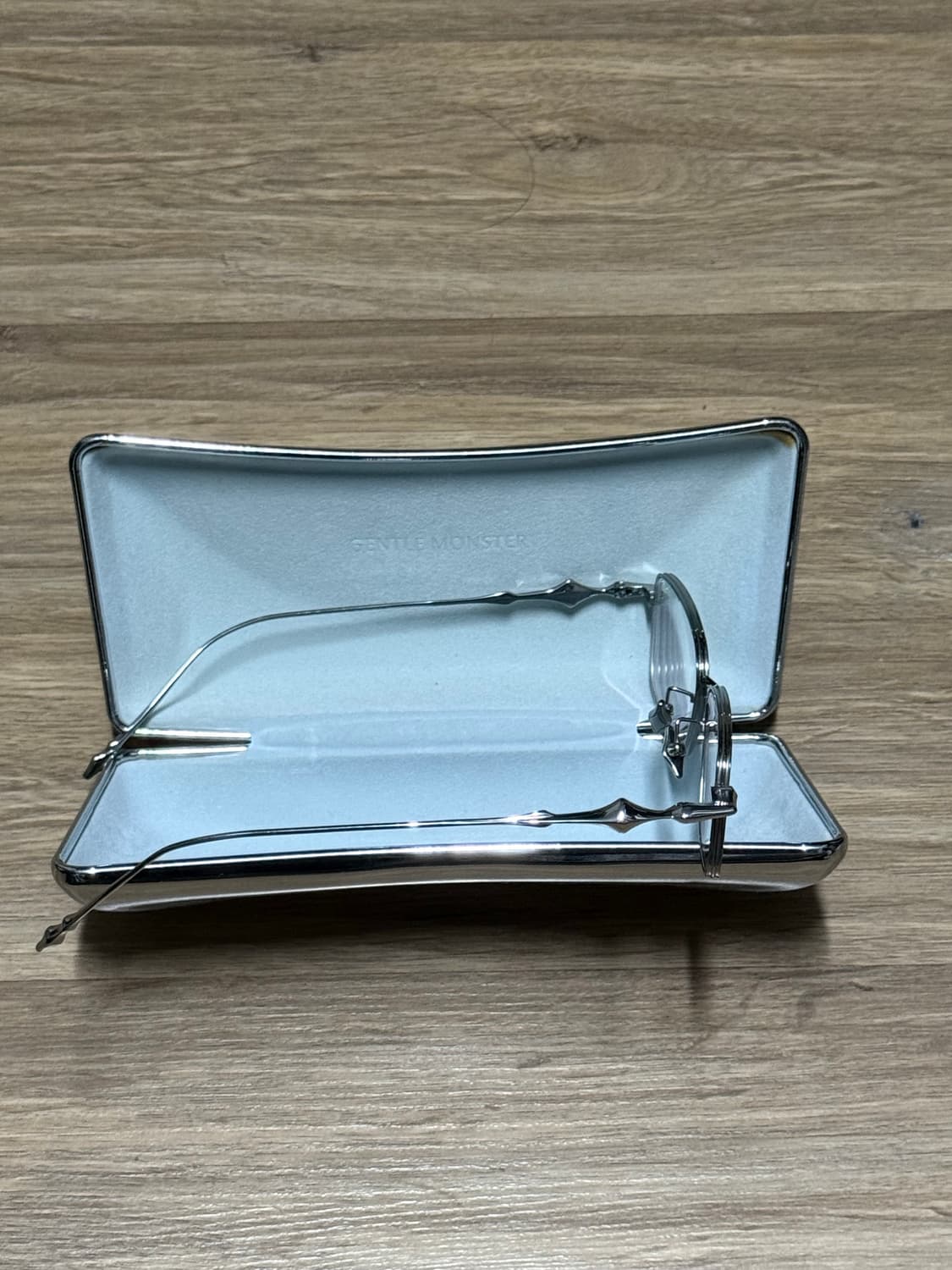 젠틀몬스터 안경 상품이미지4