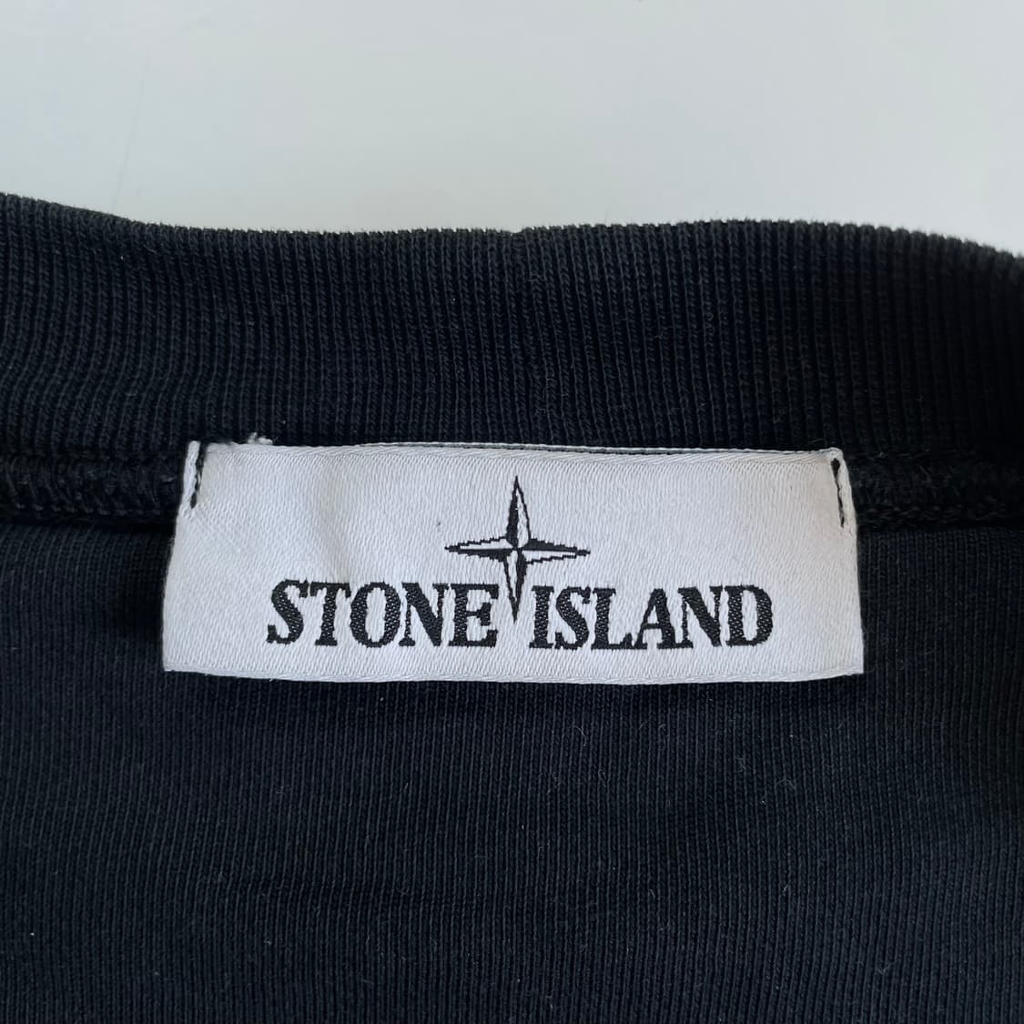 Stone Island  스톤아일랜드 와펜 블랙 맨투맨 상품이미지3