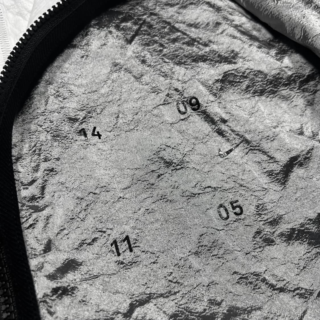 나이키 실버 나일론 리플렉터 테크팩 투웨이 자켓 상품이미지3