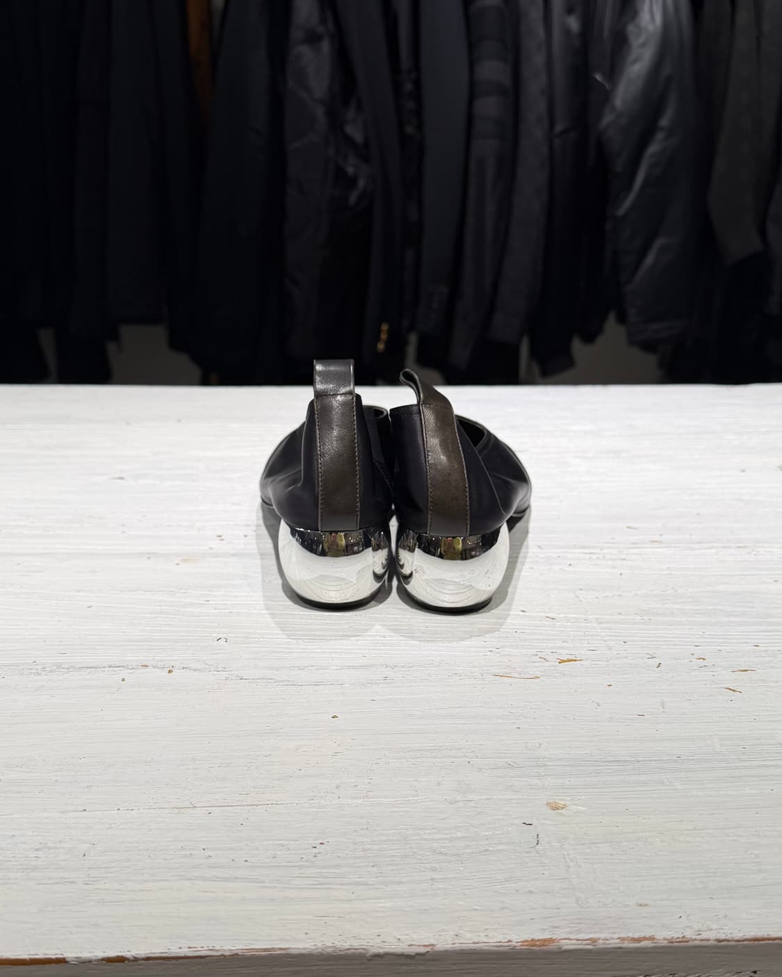 오프닝 세레모니 블랙 실버 달리아 새틴 슬립온 슈즈 상품이미지5