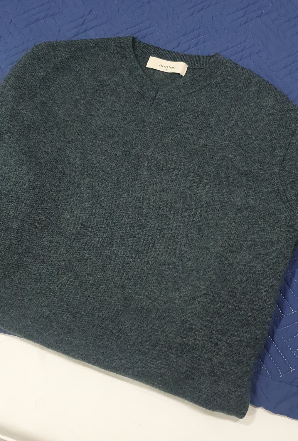 퍼스트플로어 브이넥니트 다크 그레이 48 상품이미지3