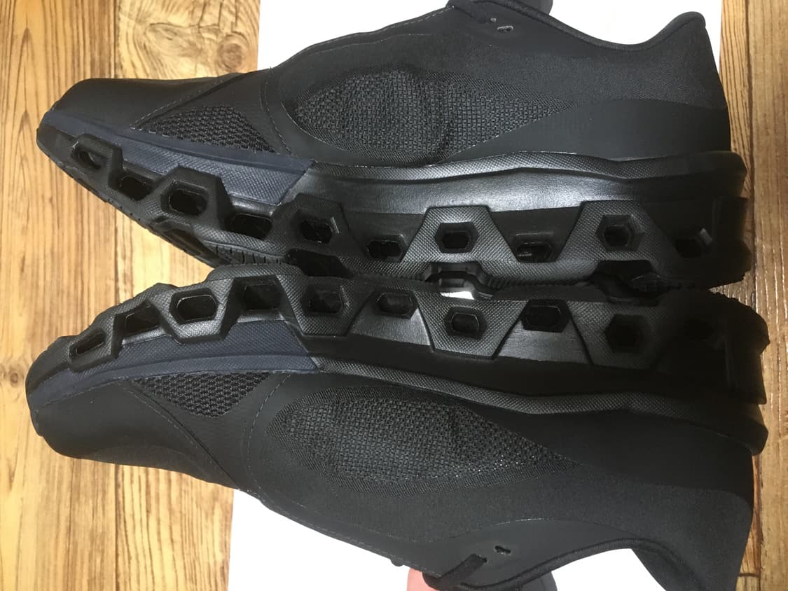 온러닝 파프 클라우드몬스터2 블랙 판매합니다 상품이미지5