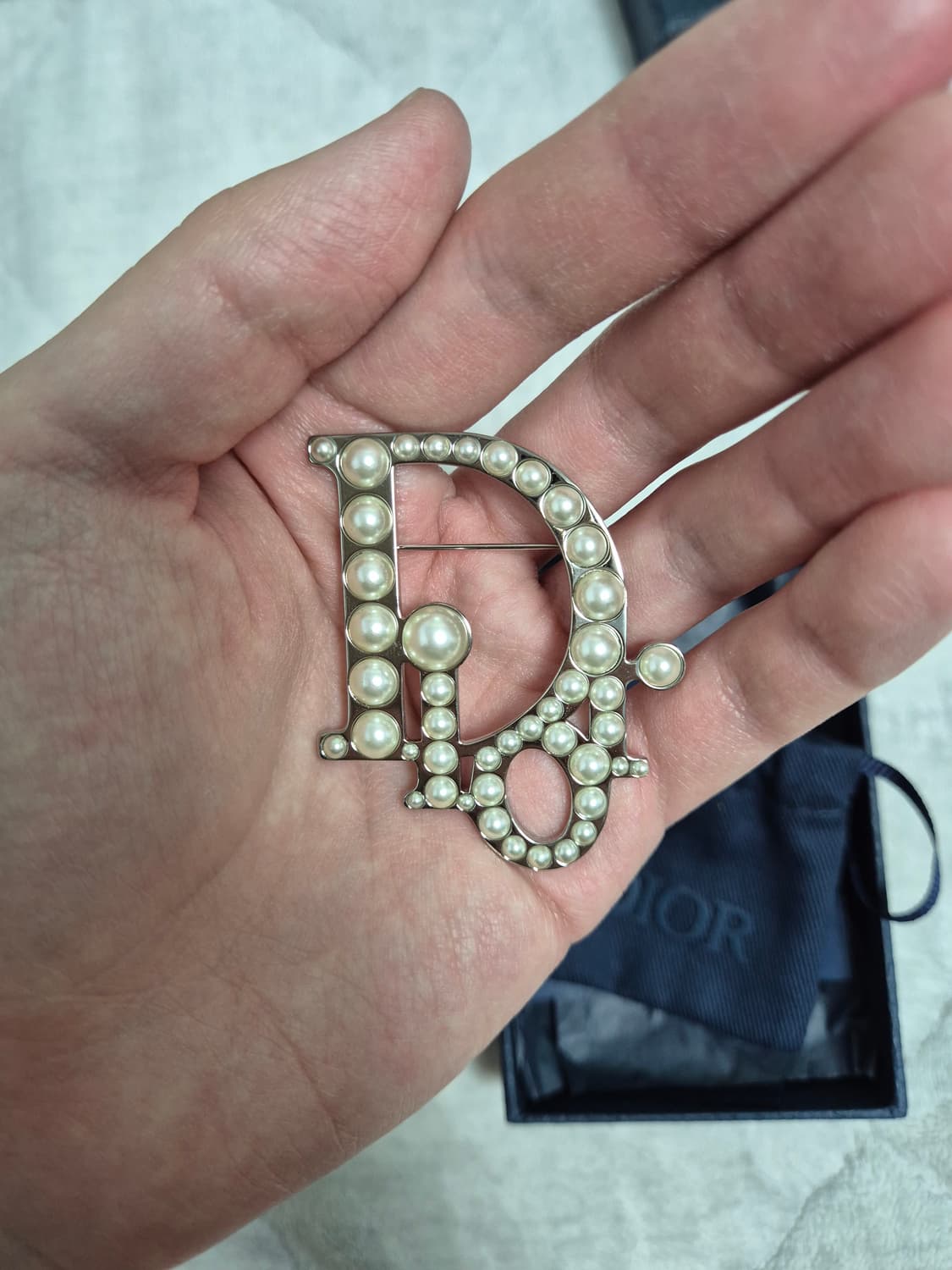 디올 오블리크 펄 브로치 상품이미지3