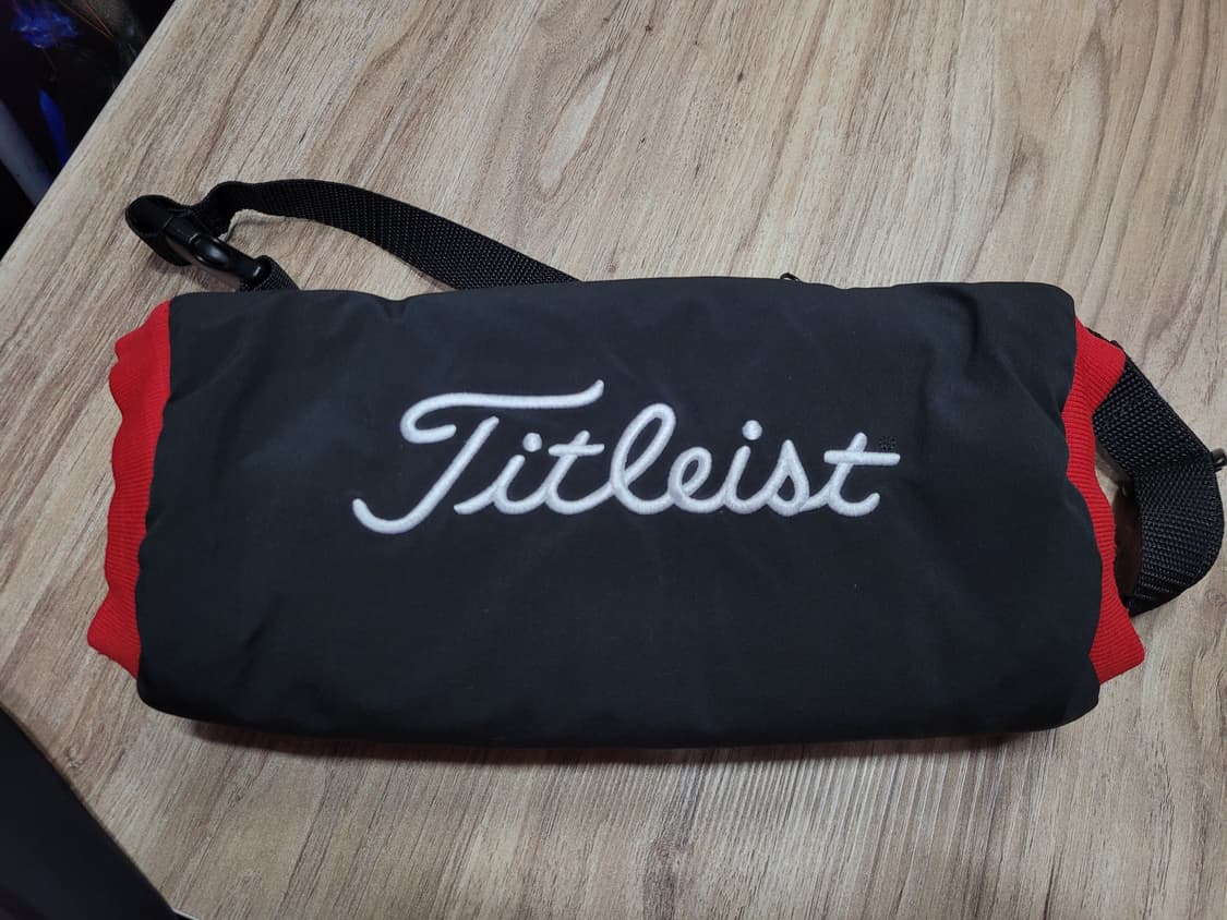 타이틀리스트 골프 방한 핸드워머 손난로 블랙/레드 상품이미지1