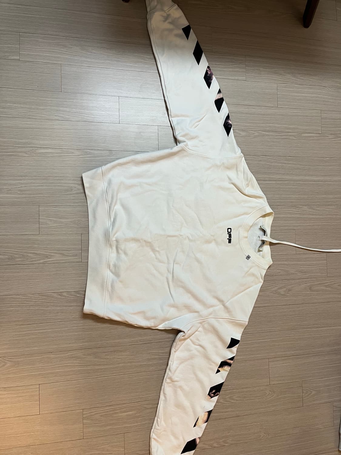 오프화이트 카라바조 모나리자 맨투맨 m 상품이미지1