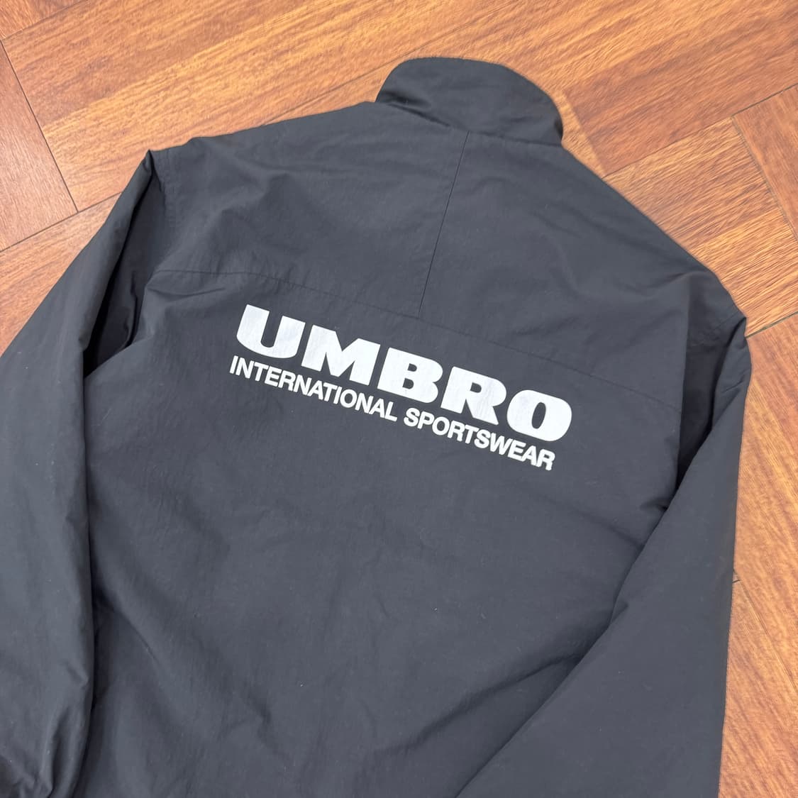 100 엄브로 블랙 리버시블 자켓  상품이미지4