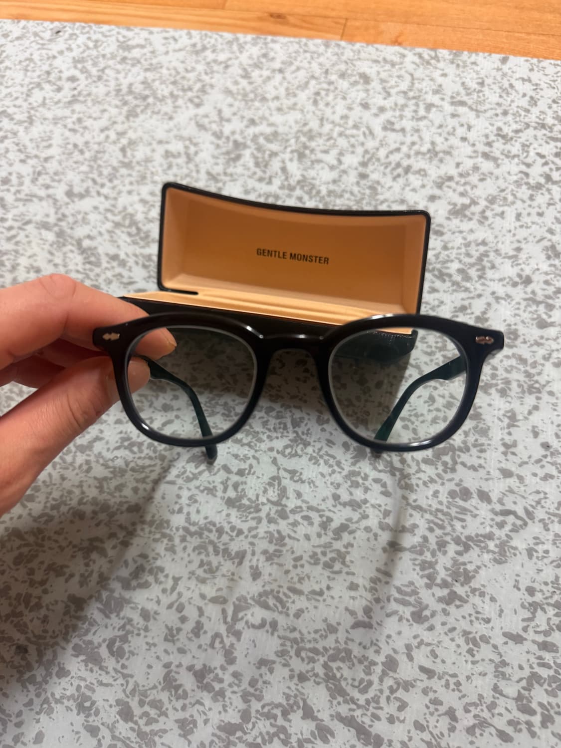 젠틀몬스터 데이 상품이미지2