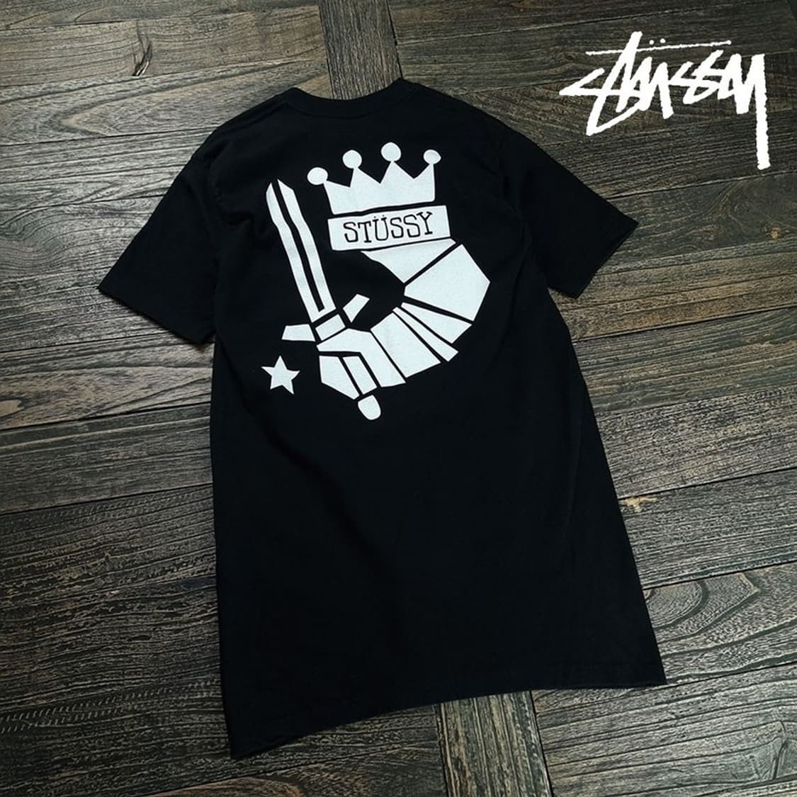 [스투시] 킹 그래픽 프린팅 반팔 원피스 블랙 P01631 상품이미지1