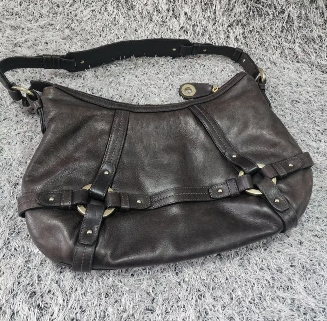 발리 레더 숄더백 상품이미지3