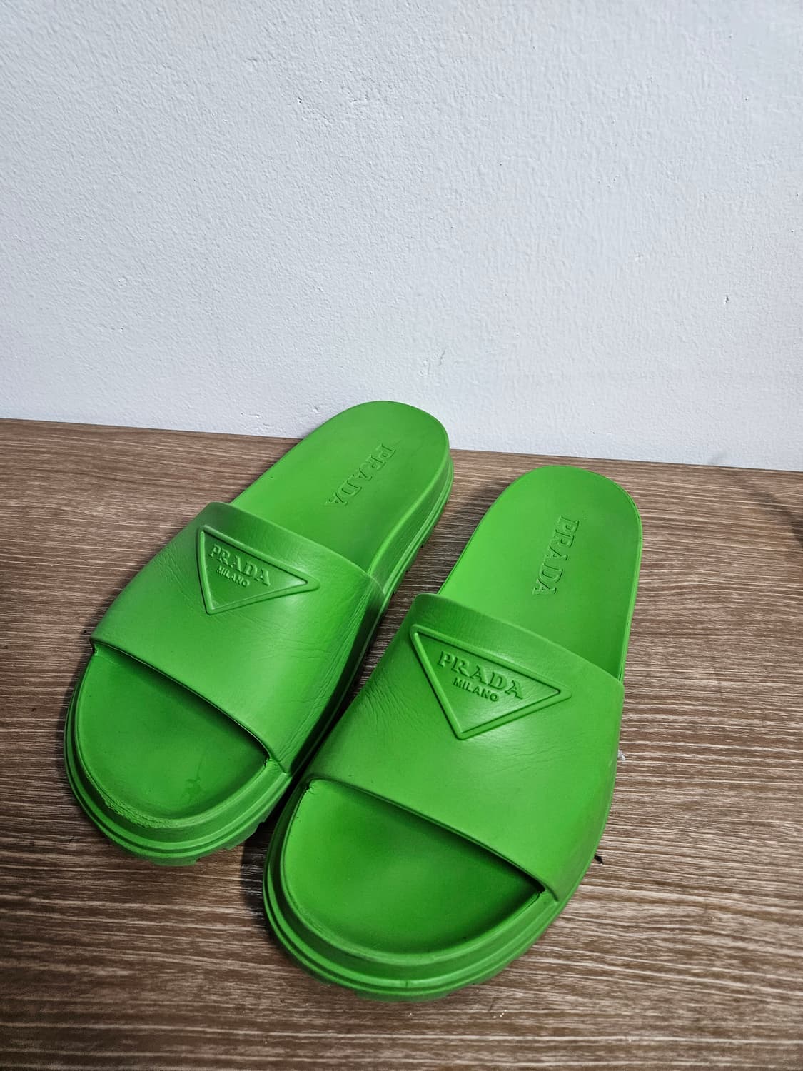 프라다 2x3085 러버슬라이드 정품 상품이미지1