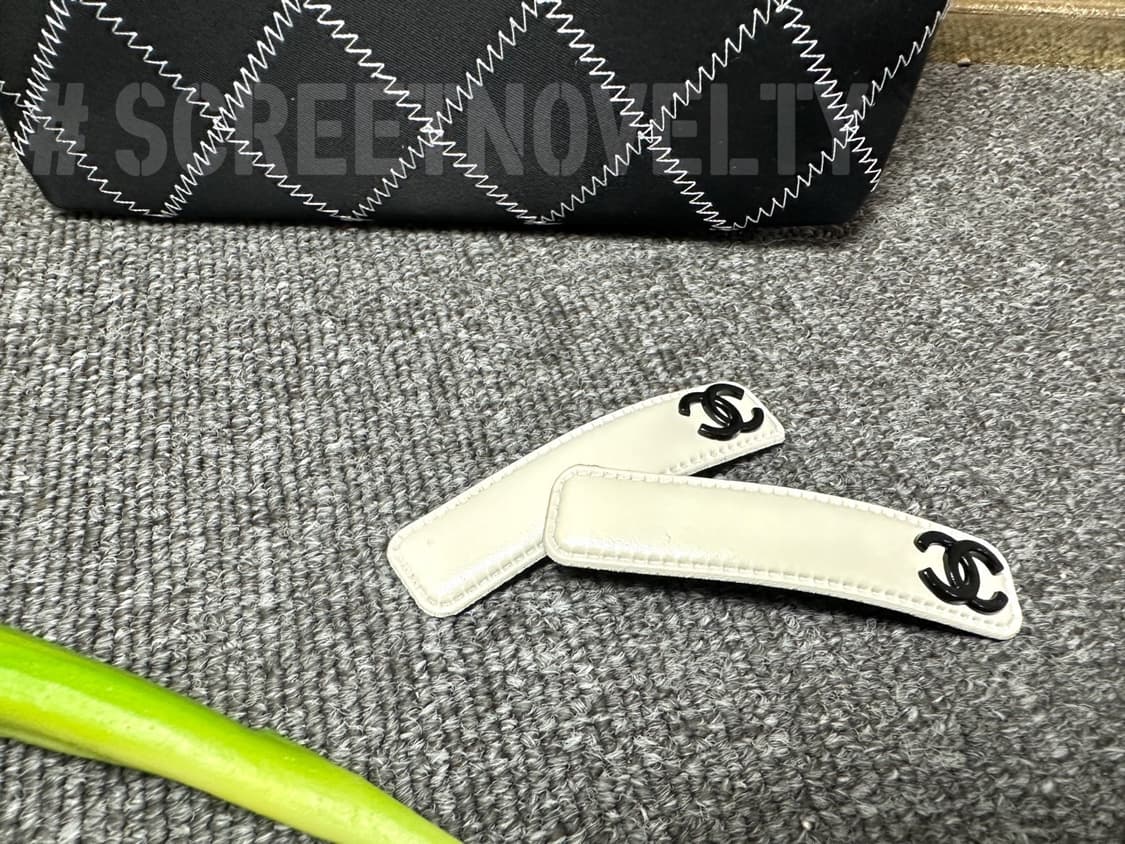 샤넬 블랙 로고 헤어핀 (1피스) 상품이미지3