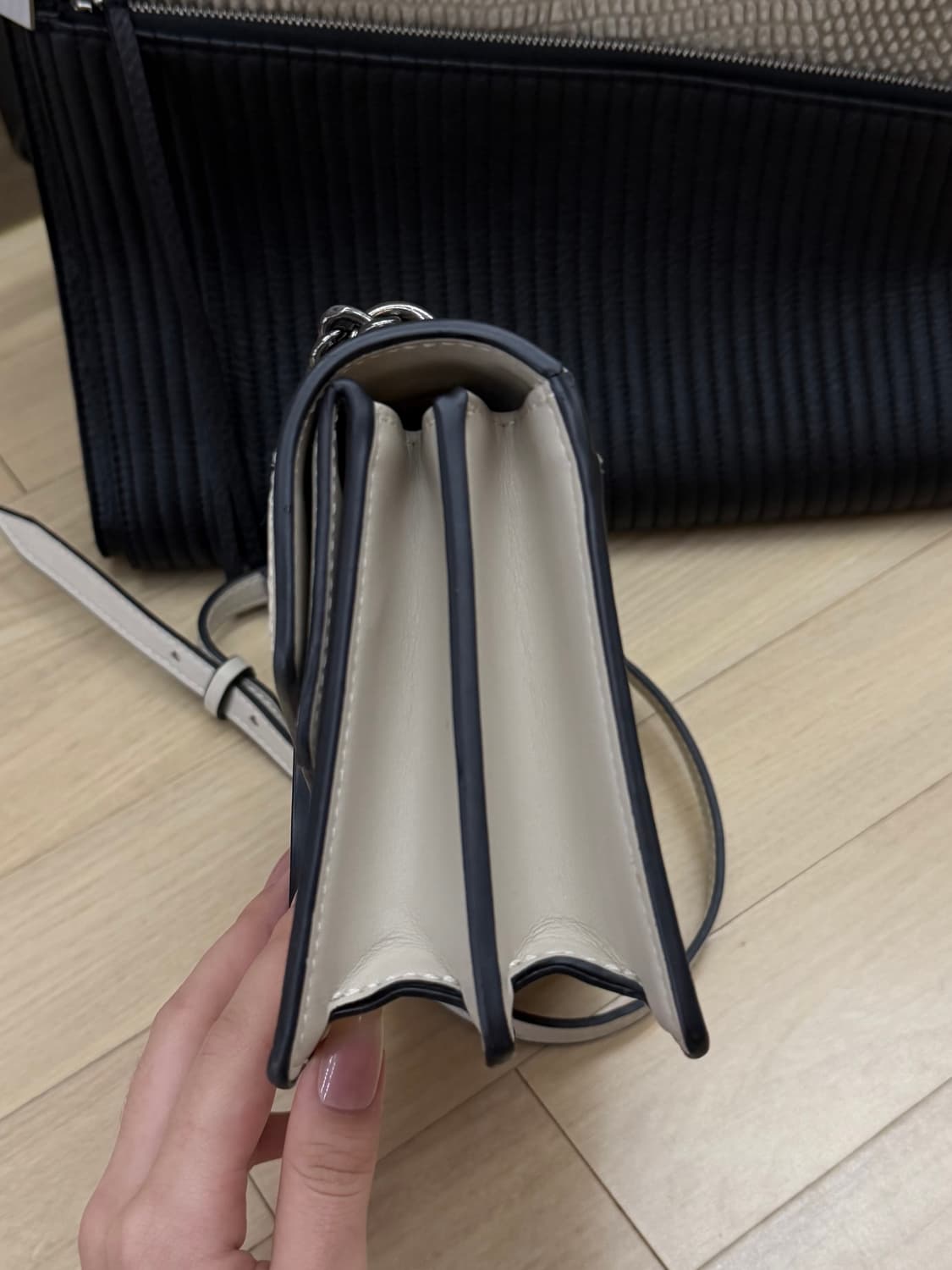 루즈앤라운지  소가죽 가방 상품이미지6