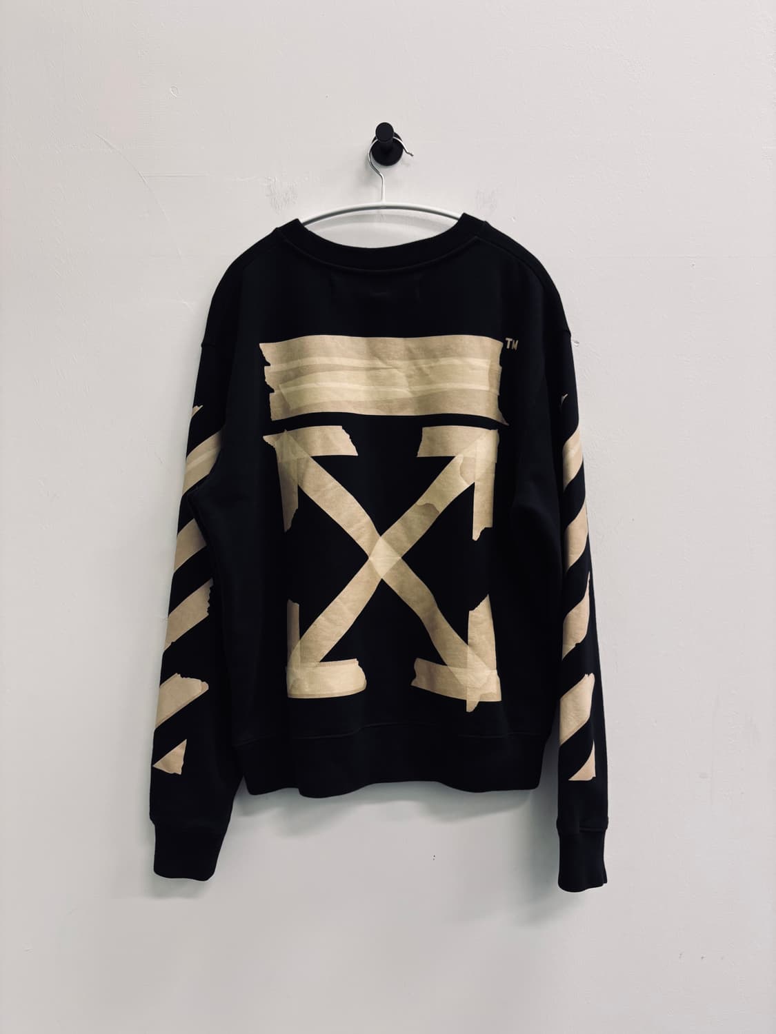 오프화이트(Off-White) 테이프 애로우 오버사이즈 맨투맨 상품이미지1