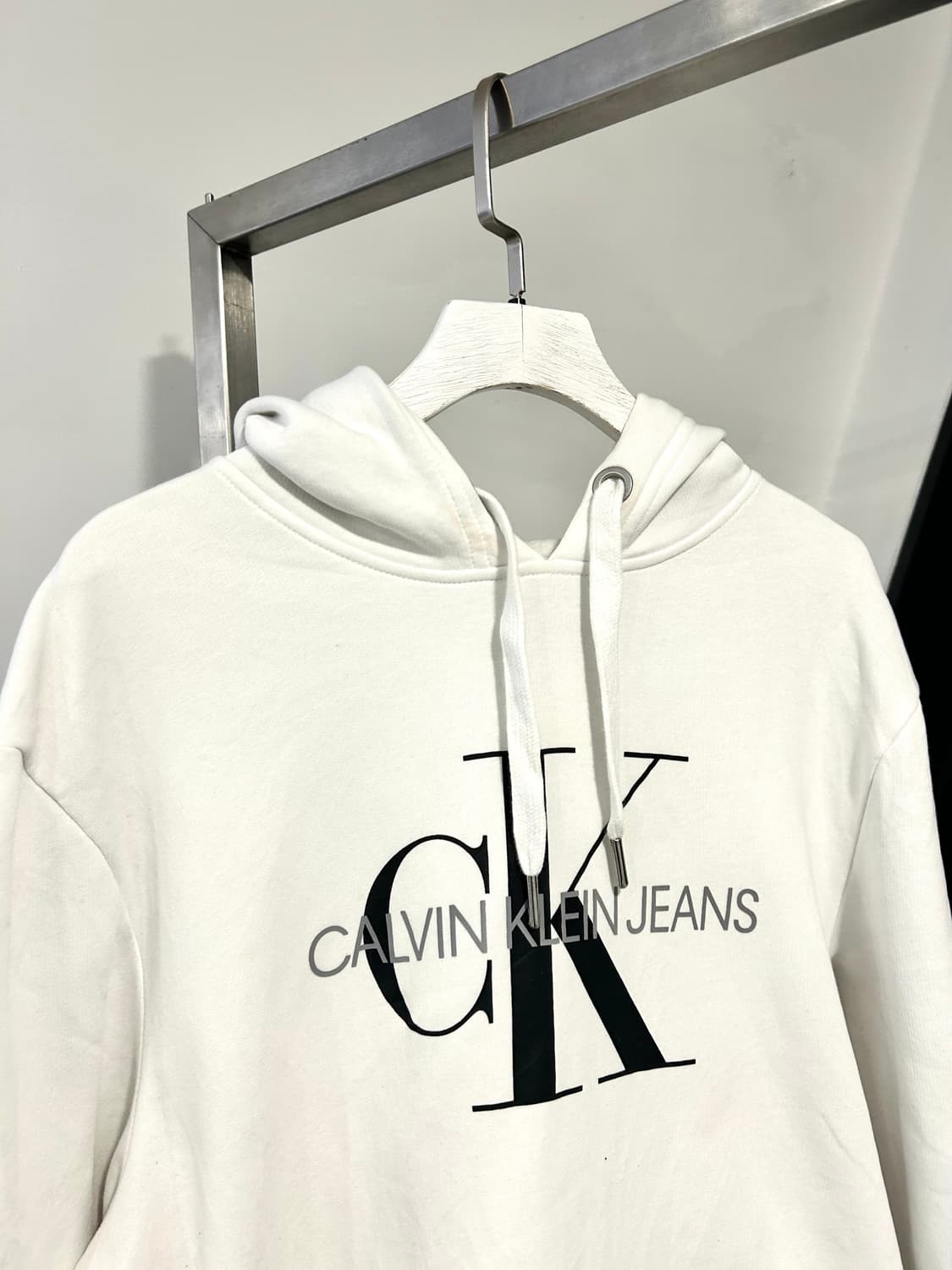 Calvin Klein White Hoodie 상품이미지5