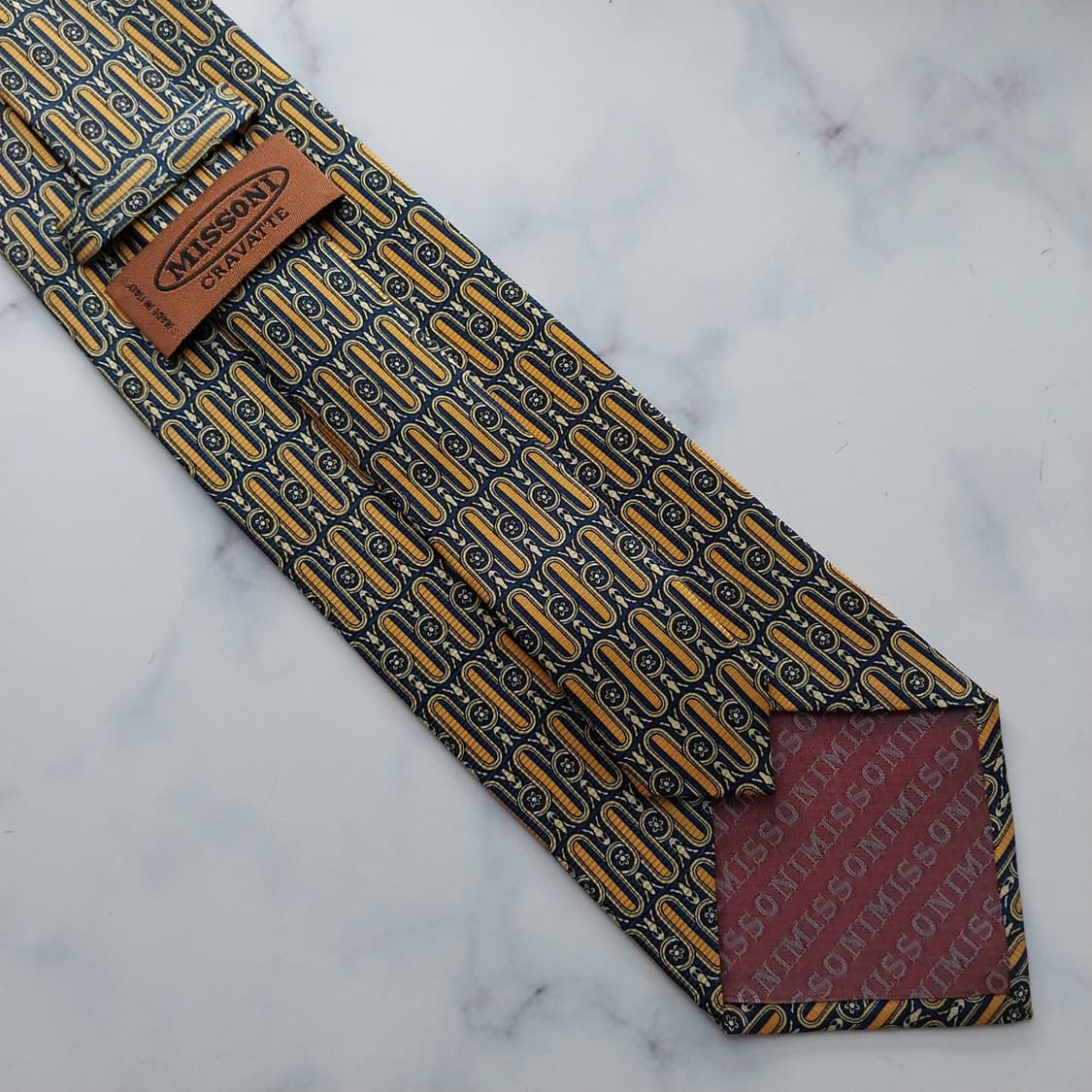 미쏘니 실크 골드 패턴 넥타이 9.6cm A+등급 K1422
 상품이미지8