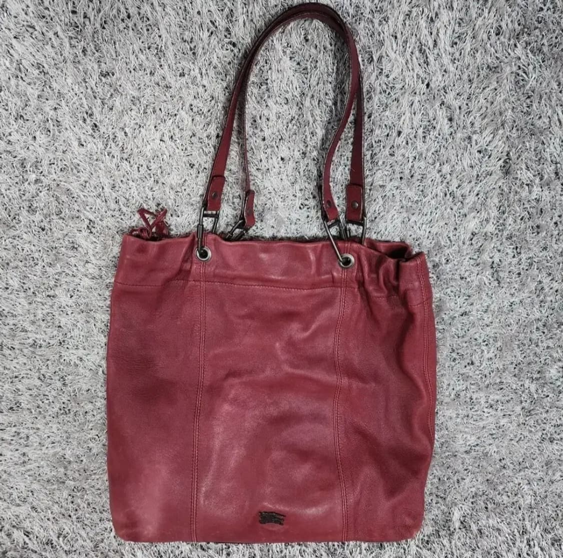 버버리 레더 숄더백 상품이미지1