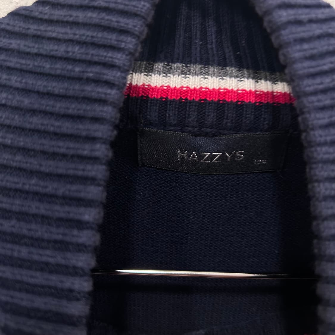 헤지스 스트라이프 배색 투웨이 하이넥 니트집업 상품이미지3