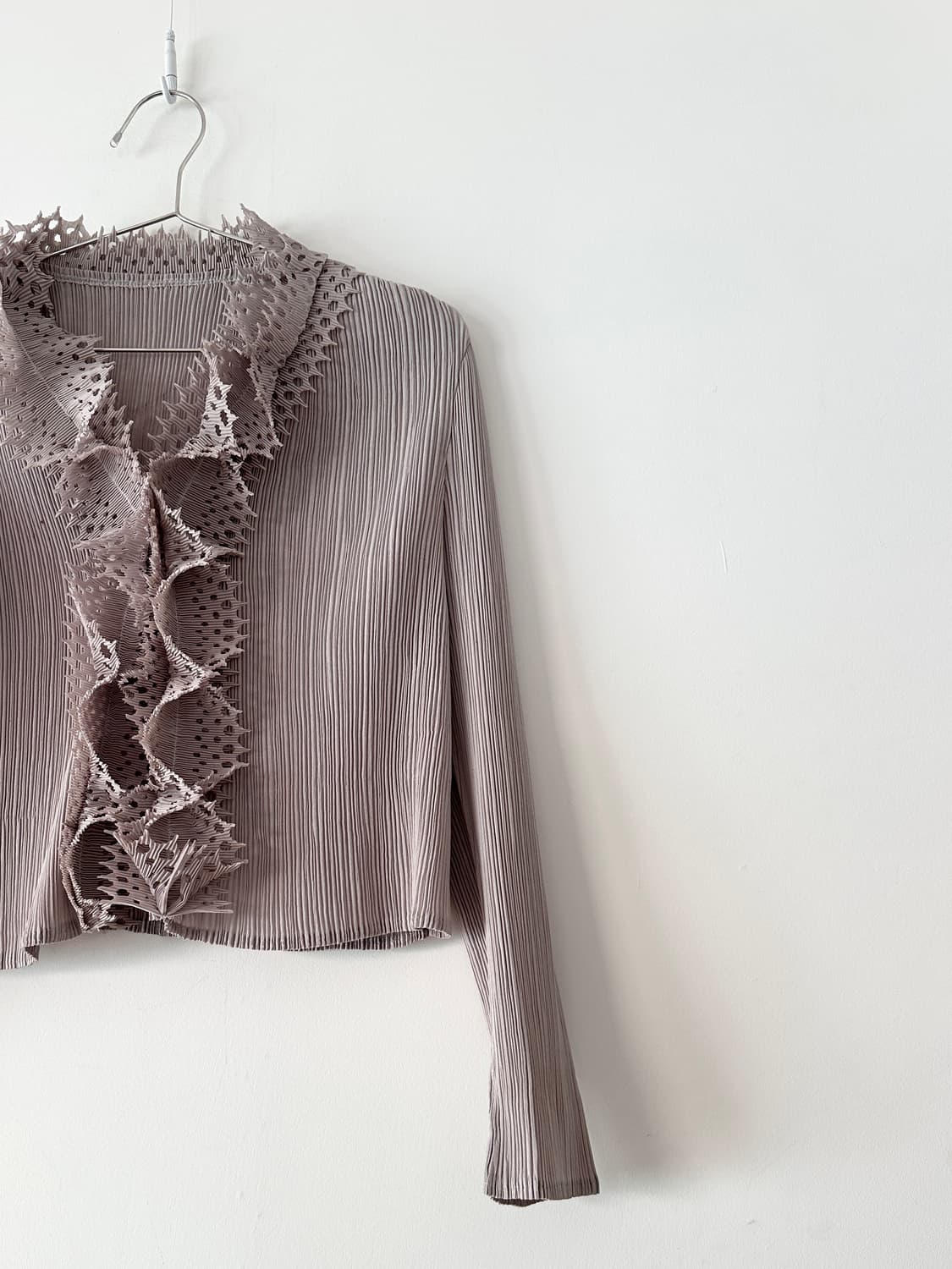 Art sculptural pleats cardigan / beige 상품이미지2