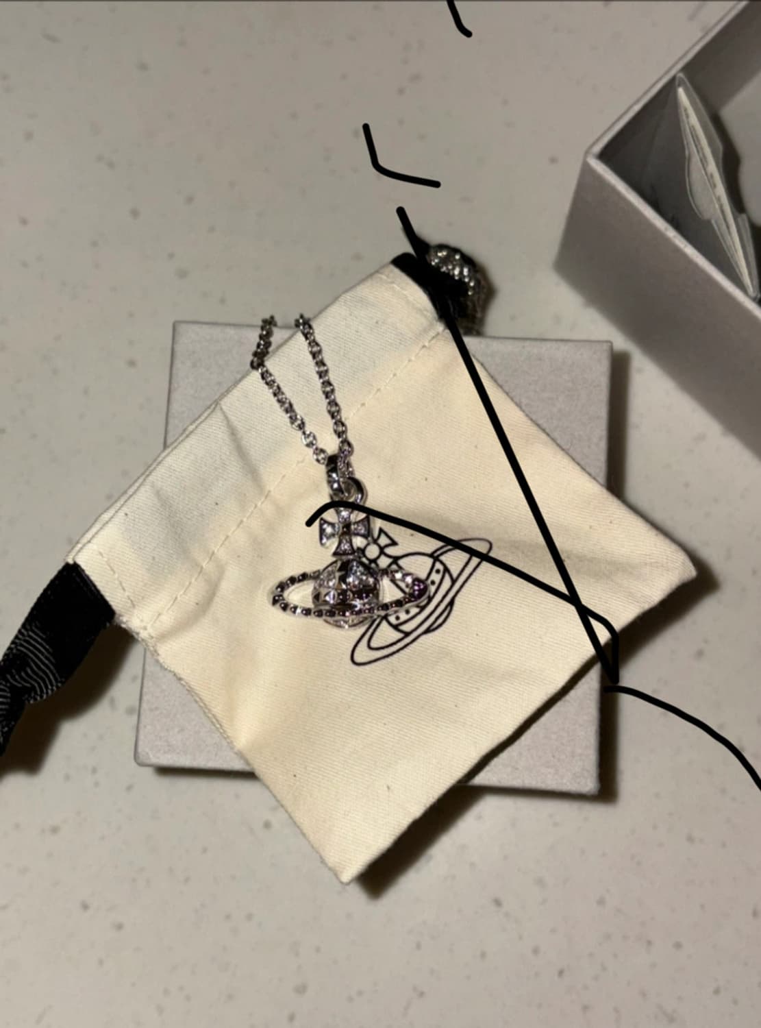 비비안 웨스트우드 미니 바스 릴리프 펜던트 실버 상품이미지2