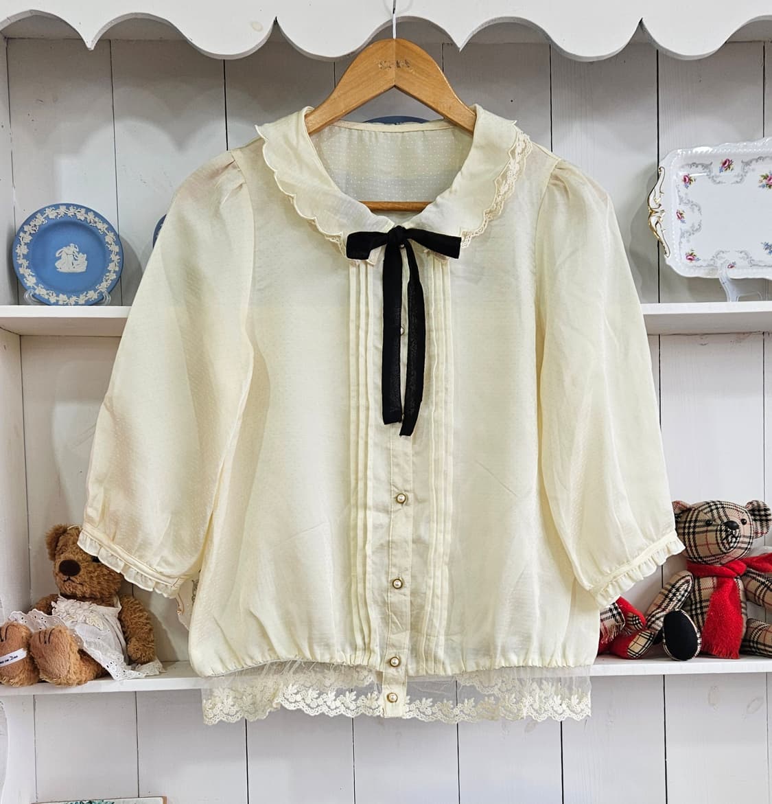 레이스 카라 리본 블라우스 상품이미지1