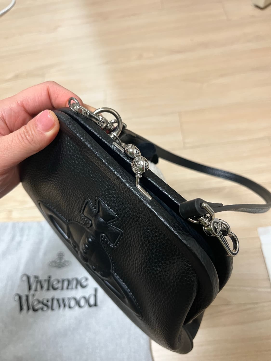 비비안웨스트우드 첼시백 블랙 상품이미지4