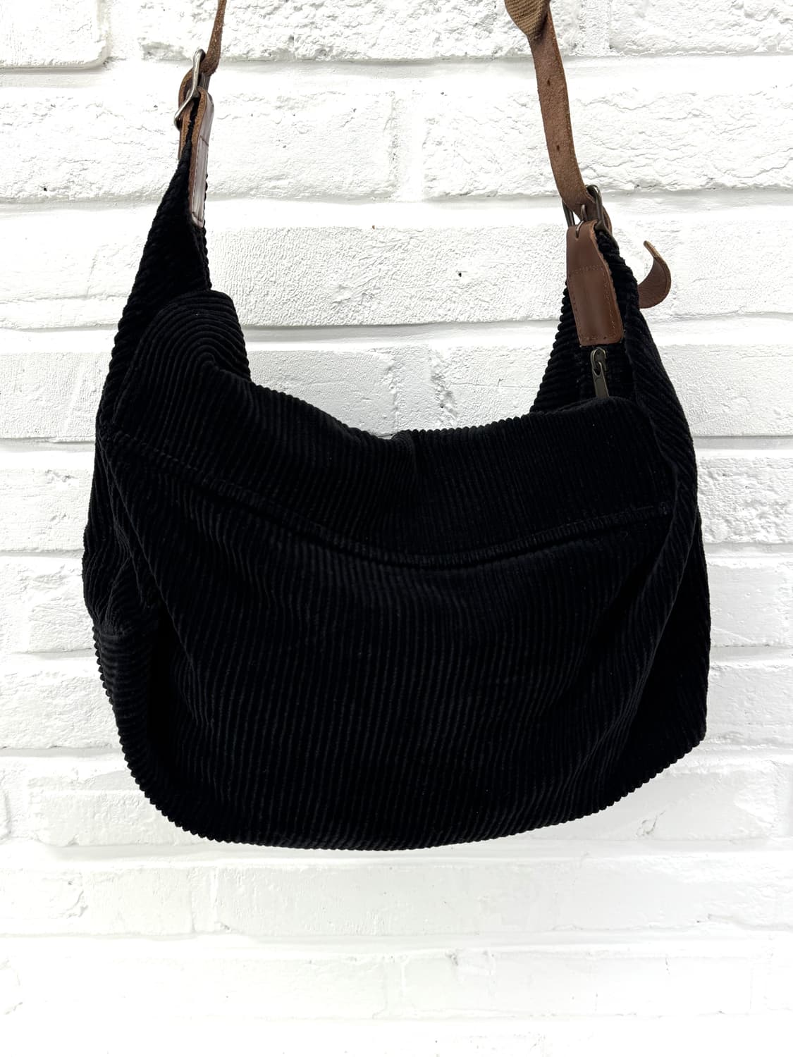 타미걸 블랙 코듀로이 메신저백 상품이미지5