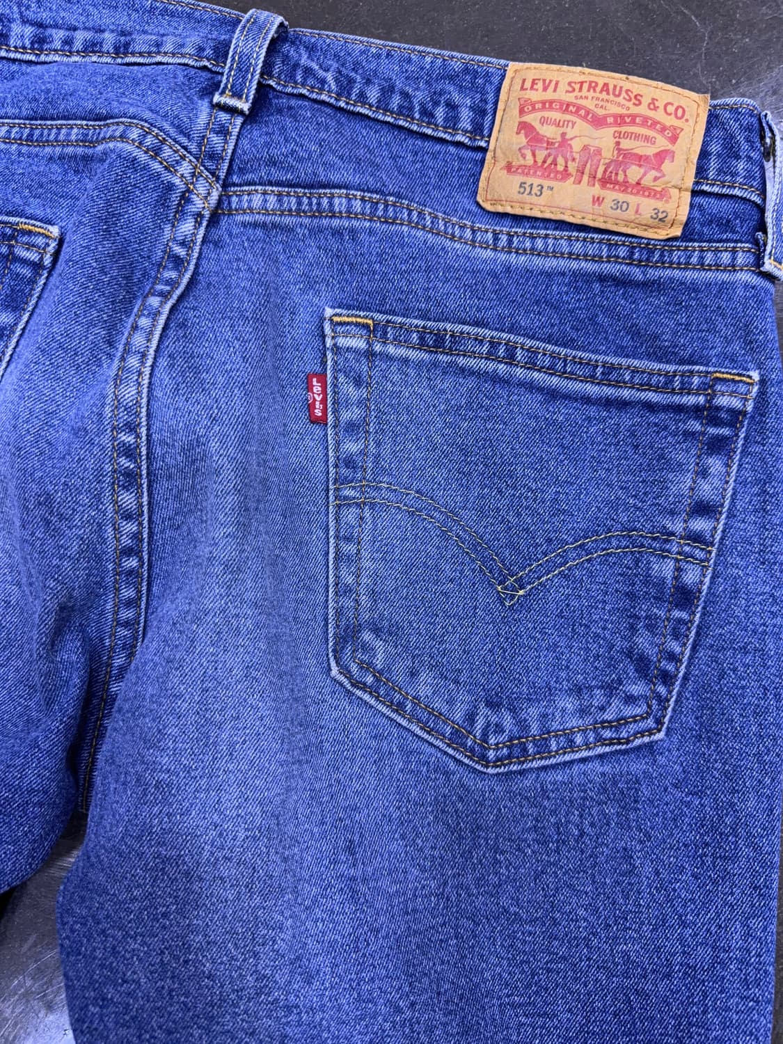 리바이스 513 슬림 스트레이트핏 중청 워싱 데님팬츠 30 상품이미지7